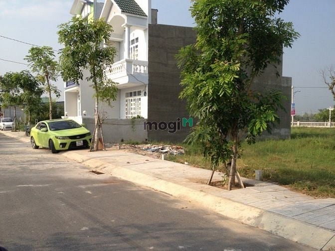Hình ảnh Bán miếng đất 100m2 Tạ Quang Bửu gần uỷ ban