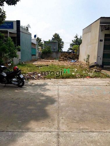 Hình ảnh Bán miếng đất 100m2 Tạ Quang Bửu gần uỷ ban