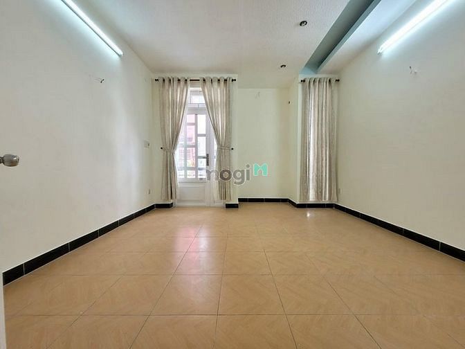 Hình ảnh Bán nhà đường Cao Thắng P12 Q10 38m2 2tỷ32 SHR