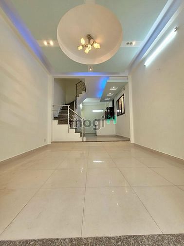 Hình ảnh Bán nhà đường Cao Thắng P12 Q10 38m2 2tỷ32 SHR