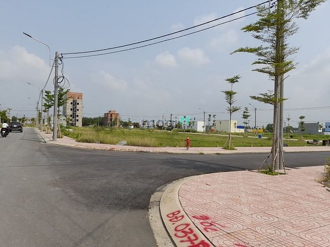 Hình ảnh Bán khẩn cấp 2 lô LK KDC TT.Bến Lức, Long An.