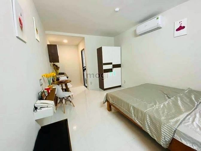 Hình ảnh STUDIO full nội thất, có cửa sổ thoáng mát gần LOTTE
