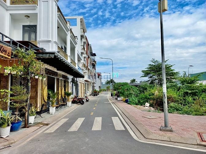 Hình ảnh Chính Chủ Cần Thanh Lý Gấp Đất 2 Mặt Tiền Trước Sau Quận Bình Tân