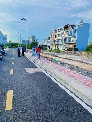 Hình ảnh bán gấp 2 nền liền kề 8x15.5m , sổ hồng riêng , full thổ cư