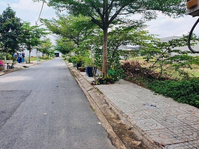 Hình ảnh Đất KDC Xuyên Á Tp.Đức Hòa,Long An , 86m2, Thổ Cư 100%, Sổ Hông Riêng.