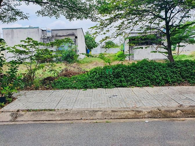 Hình ảnh Đất KDC Xuyên Á Tp.Đức Hòa,Long An , 86m2, Thổ Cư 100%, Sổ Hông Riêng.