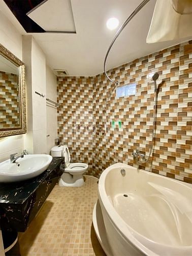 Hình ảnh Studio Ban Công Mới 100% Mặt Tiền Quận 1, Full Nội Thất, Có Bồn Tắm