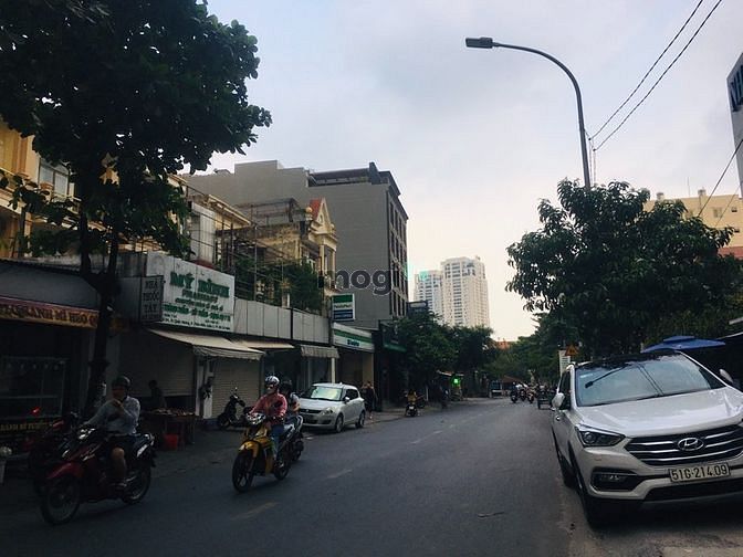 Hình ảnh Bán nền đất đẹp nhất đường Quốc Hương, Thảo Điền, Quận 2