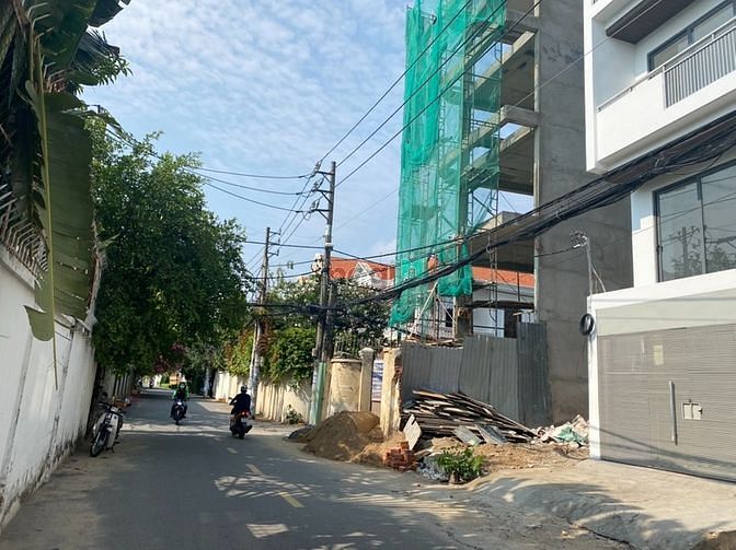 Hình ảnh Chính chủ gửi bán nền đất MT đg Trần Văn Sắc, Thảo Điền, Quận 2