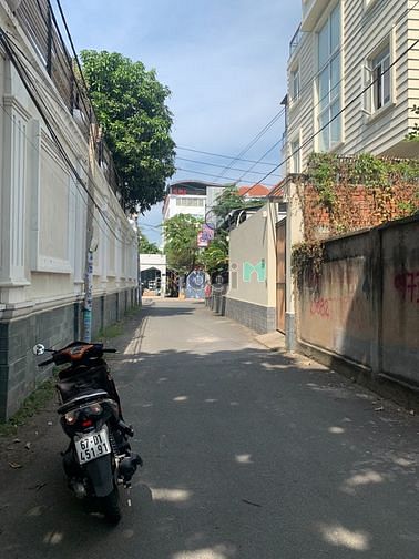 Hình ảnh Bán đất góc 2mt Thảo Điền. Thông từ Xuân Thuỷ- Ngô Quang Huy- Lê Văn M