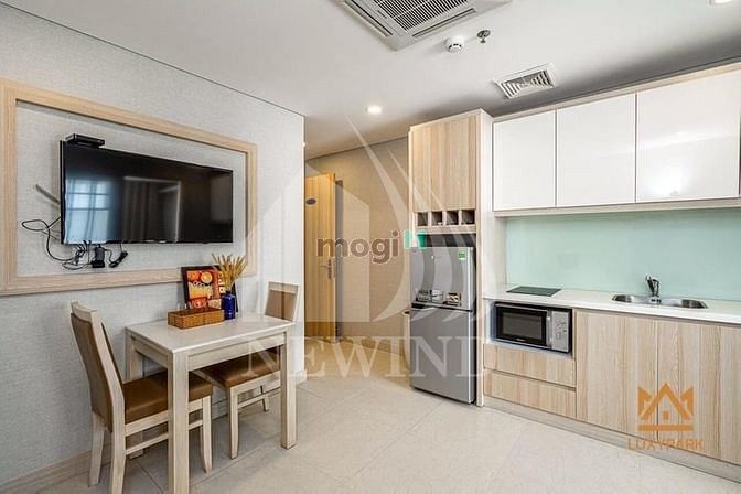 Hình ảnh Studio lớn có ban công thoang mát, trung tâm thành phố, full nội thất