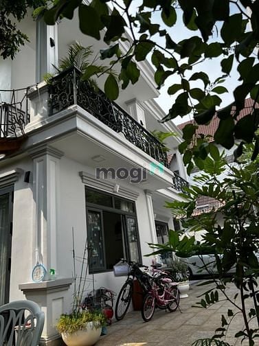 Hình ảnh Bán biệt thự sân vườn 16mx18m, Bình An, Q2. Chỉ 122 triệu/m2