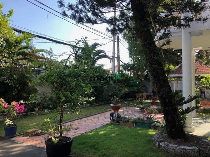 Hình ảnh Bán biệt thự góc 2 mặt tiền Nguyễn Ư Dĩ ( 650m2 đất)
