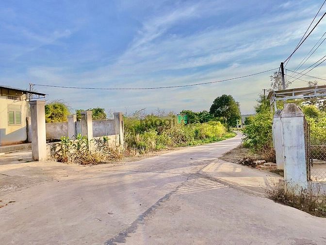 Hình ảnh Đất full thổ cư gần Tp.Pleiku giá chỉ 2tr/m2 hơn 225m2 đường lớn dân đ