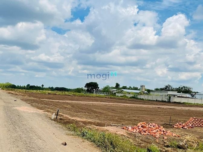 Hình ảnh Chính chủ cần bán gấp lô đất tại chơn thành