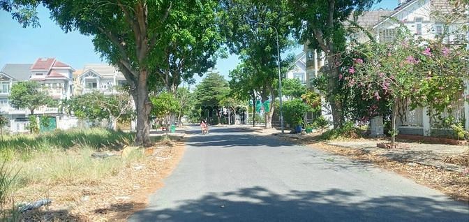 Hình ảnh Bán nền đất xây biệt thự 12mx30.5m, KDC Khang Điền, Đỗ Xuân Hợp, Q9