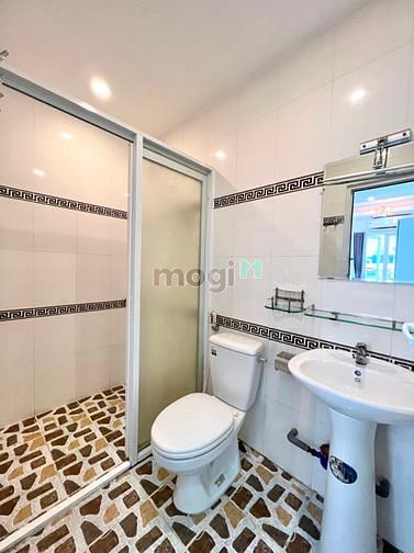 Hình ảnh Căn Hộ Cửa Sổ Lớn, Full Nội Thất, Gần Nhà Thờ Ba Chuông Q3