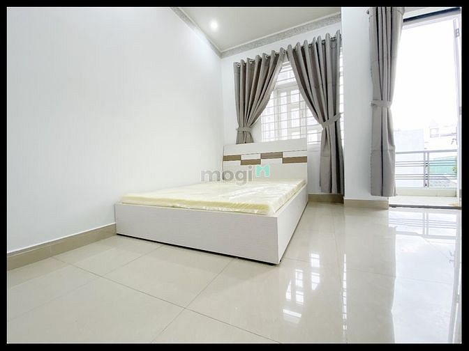 Hình ảnh Phòng ban công Full NT sát cv làng hoa