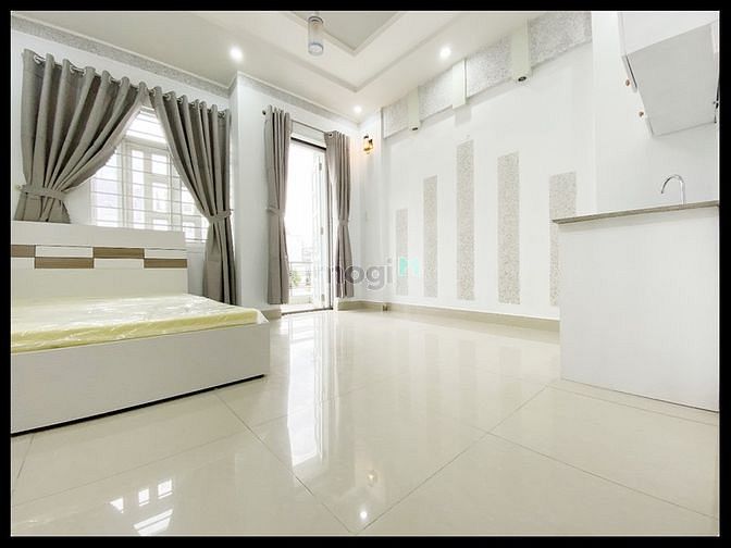 Hình ảnh Phòng ban công Full NT sát cv làng hoa
