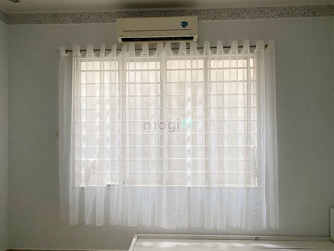 Hình ảnh Phòng ban công Full NT sát cv làng hoa