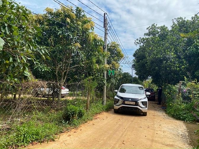 Hình ảnh Cần bán lô đất phủ hồng, đường bê tông,dân đông,view hồ Trị An