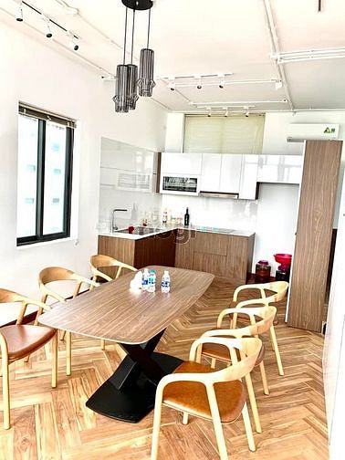 Hình ảnh Mặt Phố Hòang Cầu – Tòa nhà 9 tầng thang máy .