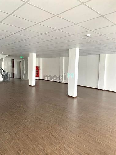 Hình ảnh Mặt Phố Hòang Cầu – Tòa nhà 9 tầng thang máy .