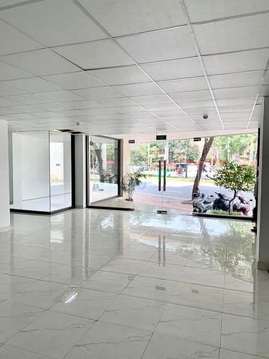 Hình ảnh Mặt Phố Hòang Cầu – Tòa nhà 9 tầng thang máy .