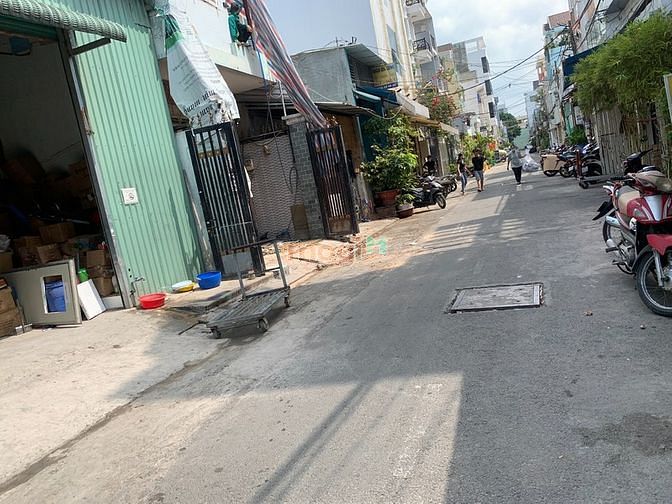 Hình ảnh Bán cặp đất đang làm nhà kho 1/ Lê Văn Quới đã tách 2 sổ