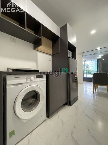 Hình ảnh Cho thuê CHDV mới TT Q1 - Bếp tách - Ban công rộng