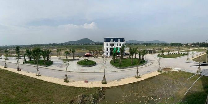 Hình ảnh bán đất ven biển Hải Tiến bám đường du lịch biển