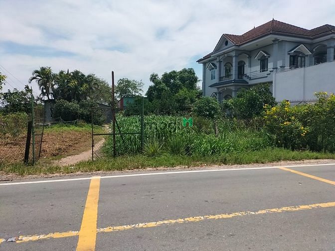 Hình ảnh xã Nhuận Đức,DT: 20m*60m, giá 13.5 tỷ