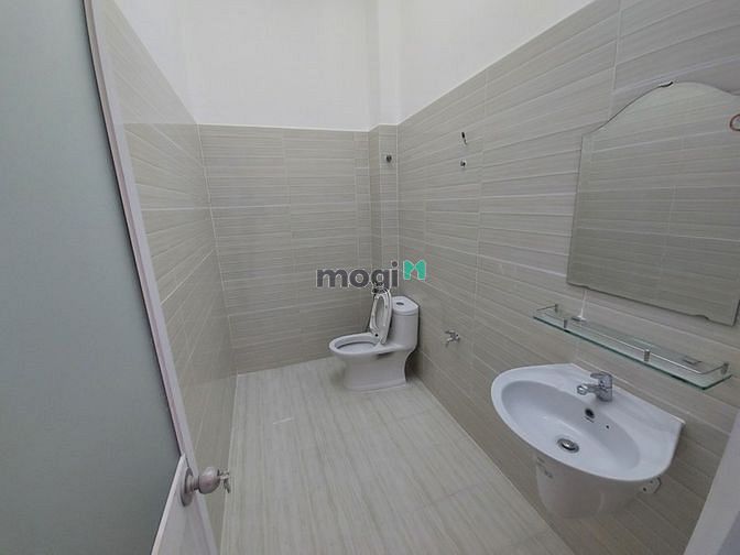 Hình ảnh Nhà cách Lê Văn Khương 30m hẻm 6m 2pn, phòng khách, bếp sân 5m, hiên