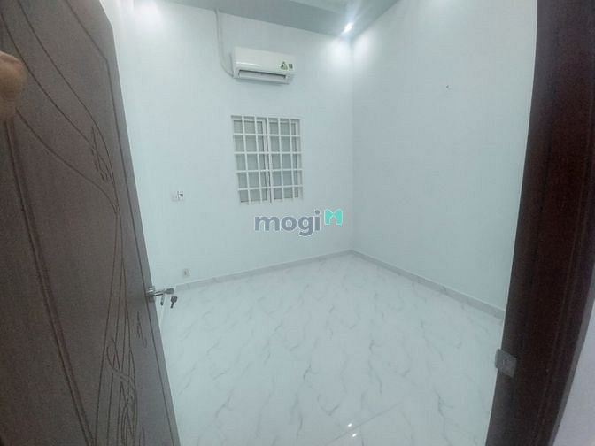 Hình ảnh Nhà cách Lê Văn Khương 30m hẻm 6m 2pn, phòng khách, bếp sân 5m, hiên
