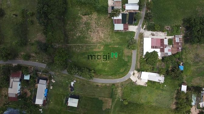 Hình ảnh xã Thái Mỹ,DT:34m*26m, có 300 thổ, giá 3.8 tỷ