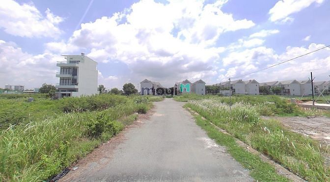 Hình ảnh Cần bán gấp đất đường Bưng Ông Thoàn,Phú Hữu,Q9.Giá 2tỷ4. DT 80m2.XDTD