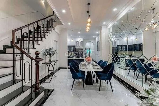 Hình ảnh Bán nhà mặt tiền Hoàng Văn Thụ  Tân Bình 100m2 17tỷ