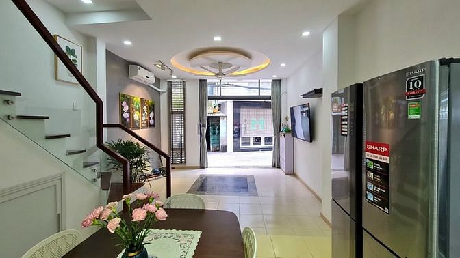 Hình ảnh Cho thuê nhà 221 Lê Văn Sỹ, Phường 13, Quận 3.