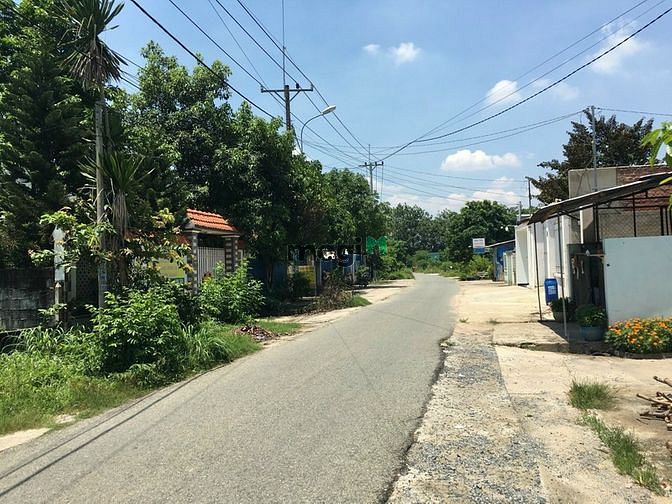 Hình ảnh xã Phú Hòa Đông, DT: 350m2, có 145m2 thổ, giá 3.2 tỷ