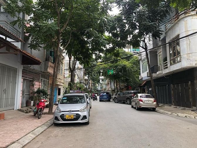 Hình ảnh 104m2 Ngõ Vĩnh Phúc Phân Lô Bàn Cờ- Ô Tô Đỗ Cửa- Vỉa Hè 2 Bên-23.5 tỷ
