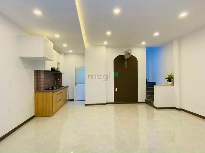 Hình ảnh Cho thuê nhà mặt tiền Hoàng Sa,Quận 3