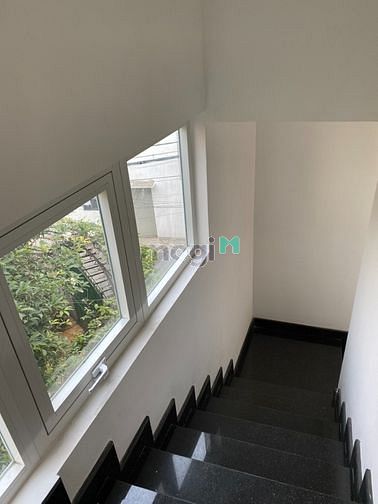 Hình ảnh Cho thuê tòa VP góc đường 3/2, Q10. 8x15m