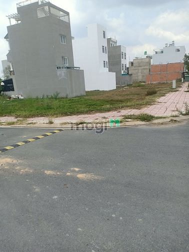 Hình ảnh Bán 100m2 đất 2MT đường Hoàng Phan Thái đối diện chợ Bình Chánh.