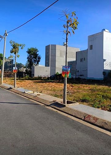 Hình ảnh Còn 5 lô cần bán gấp MT Hoàng Hữu Nam, Q9, DT 100m2, giá chỉ 2.2 tỷ,