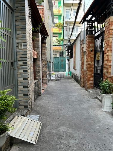 Hình ảnh CMT 8, 43m2, 4Tầng, 5PN, 6WC, Nhà Đẹp Mới.