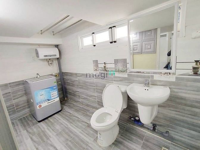Hình ảnh Phòng máy giặt riêng, gác 1m8 full nội thất gần BigC Q7