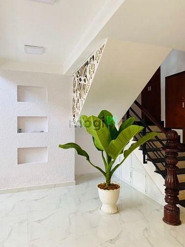 Hình ảnh Cho thuê nhà mới full nội thất 5PN đường Đồng Đen, P. 13, Tân Bình