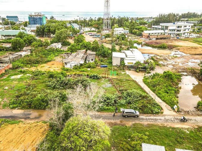 Hình ảnh Bán lô cách biển 300m, 100m2 thổ cư. Giá 10 tỷ.