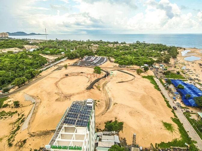Hình ảnh Bán lô cách biển 300m, 100m2 thổ cư. Giá 10 tỷ.