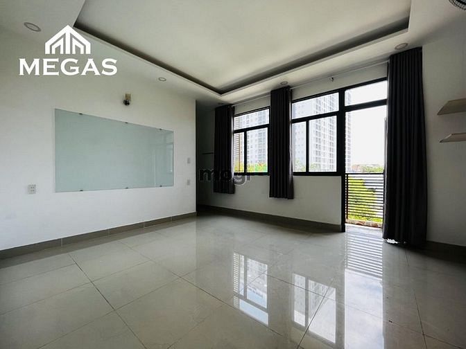 Hình ảnh Trống vài p ban công viêw đỉnh
